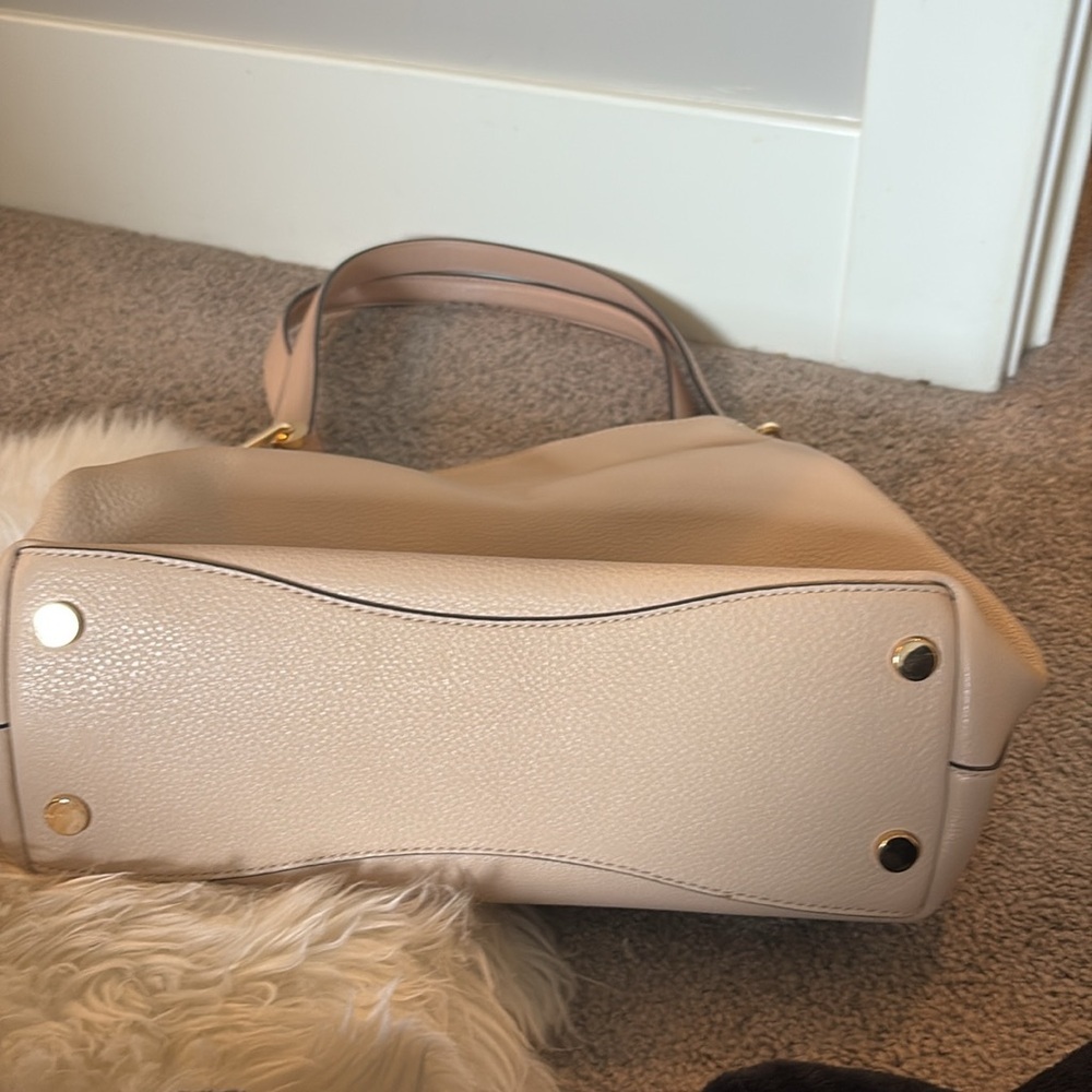 Michael Kors Raven Cream/Gold large pebbled leather Shoulder Bag. New. - Picture 5 of 9